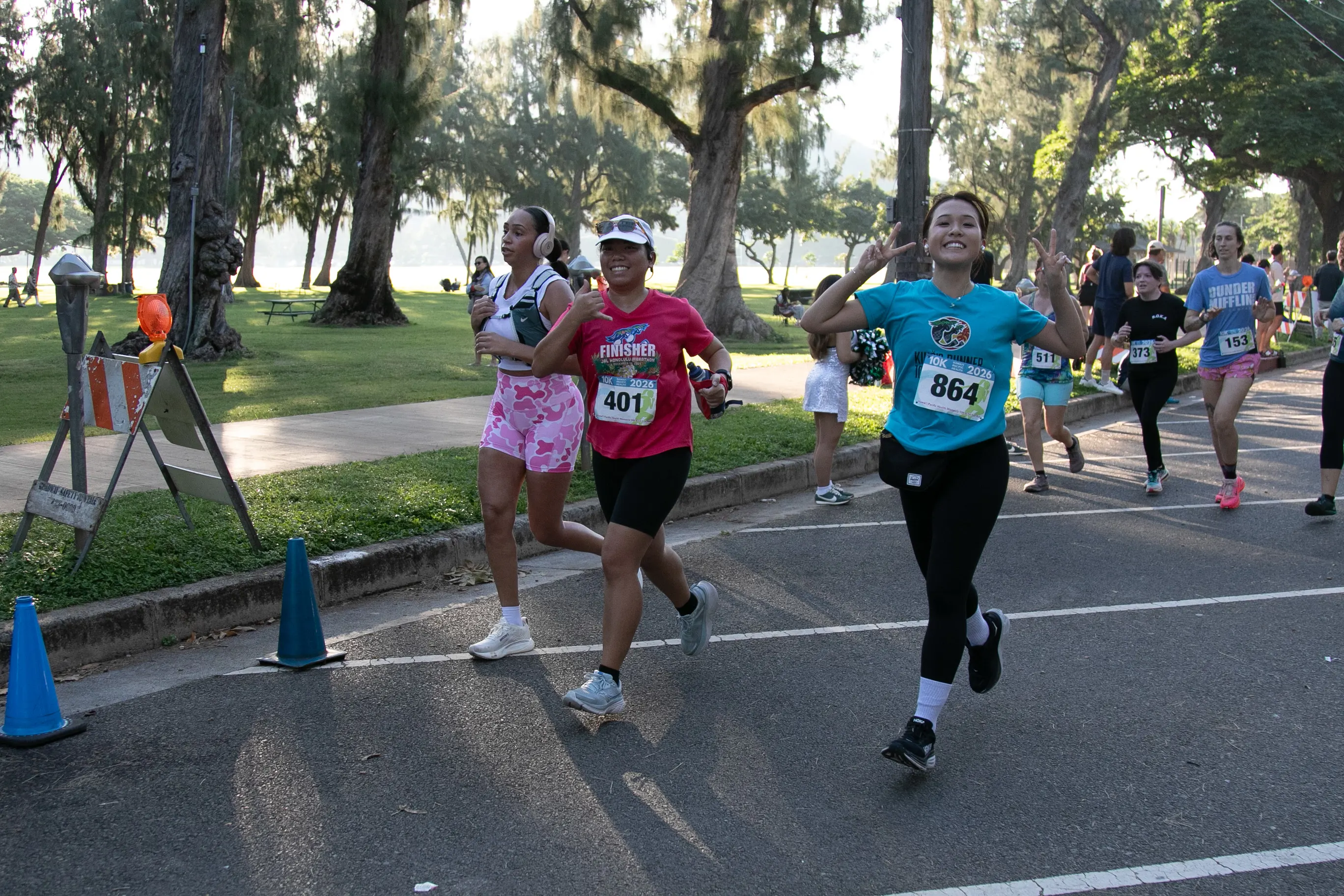 10K participants running along the park.