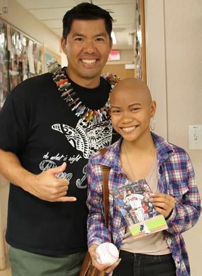 Kurt Suzuki visiting a Kapiolani patient.