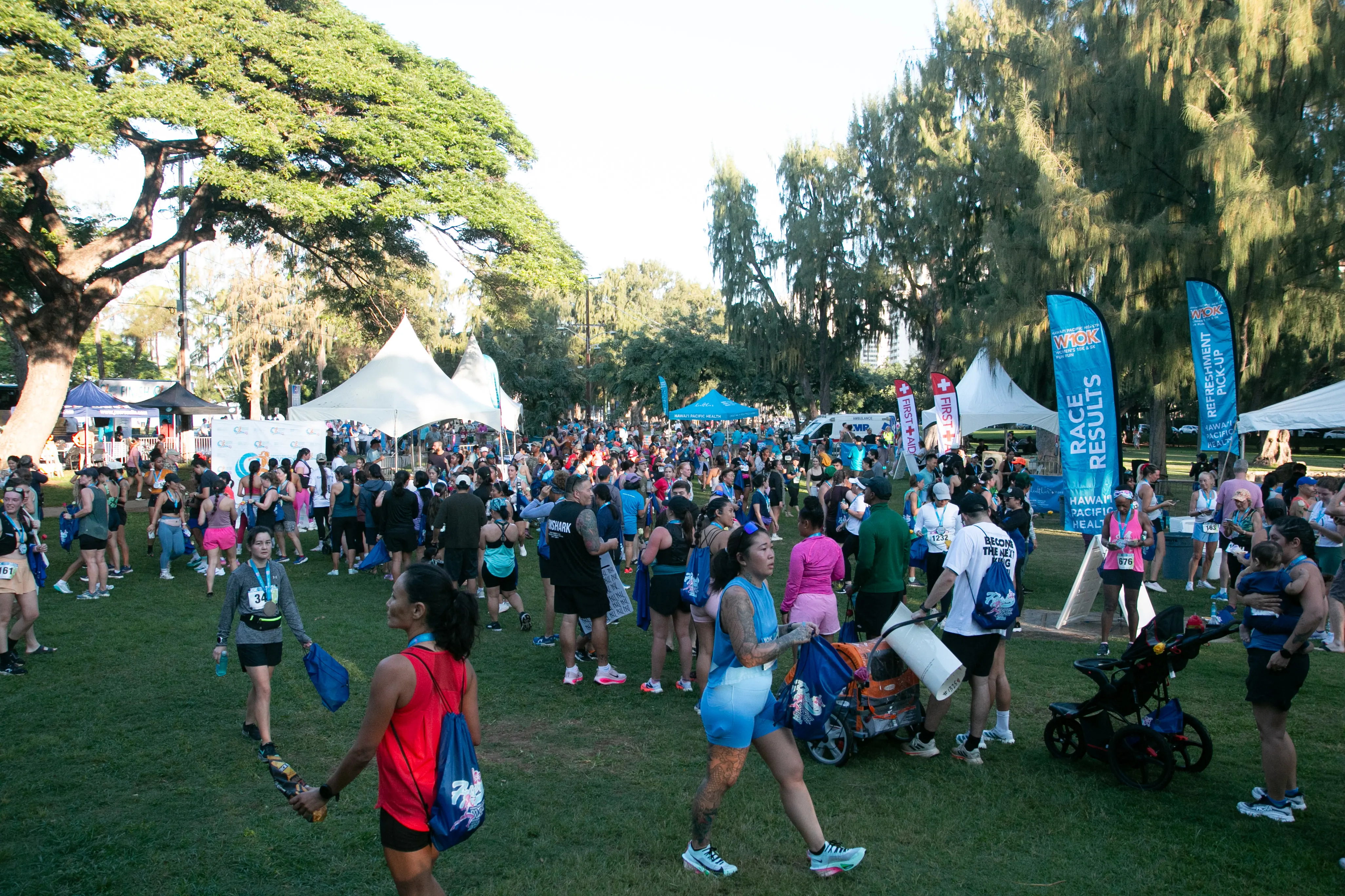 over 1,000 10K and 5K participants roaming around the event.